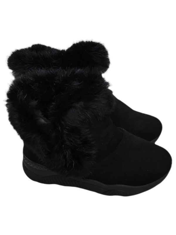 Black boot with fur